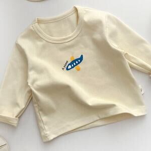 New kids long sleeve “airplane” shirt 4T